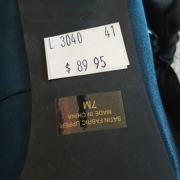 Never before worn Vianni heels - Picture 5 of 7